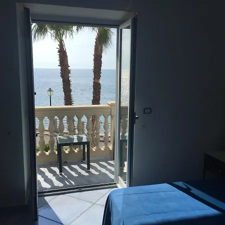 Caletta Del Porto فندق مبيت وإفطار ديامنتي