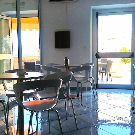 Caletta Del Porto فندق مبيت وإفطار ديامنتي