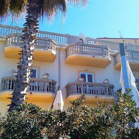 Caletta Del Porto 3* ديامنتي